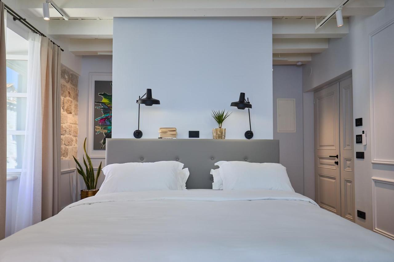 Bota Palace Bed & Breakfast