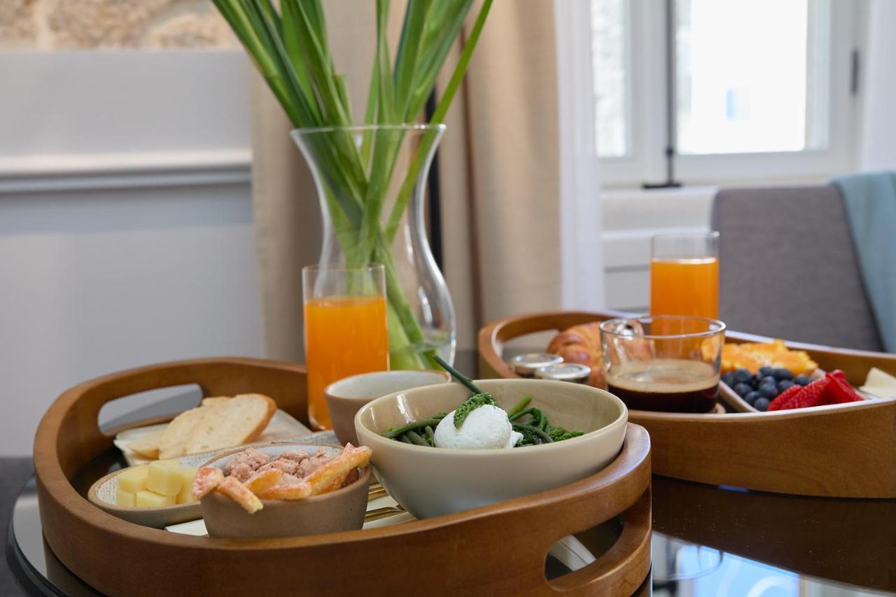 Bota Palace Bed & Breakfast