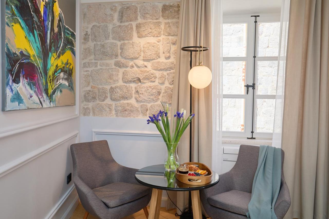 Bota Palace Bed & Breakfast