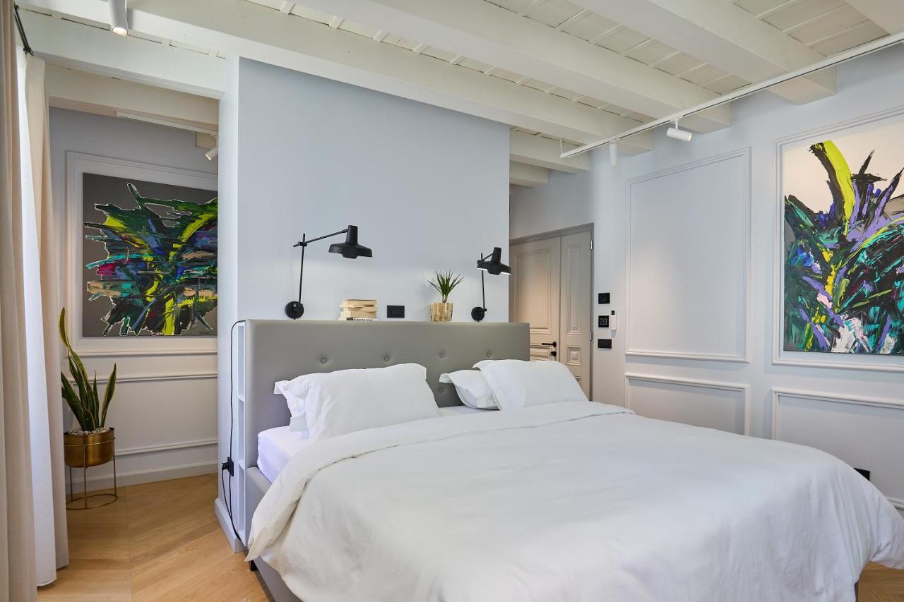 Bota Palace Bed & Breakfast