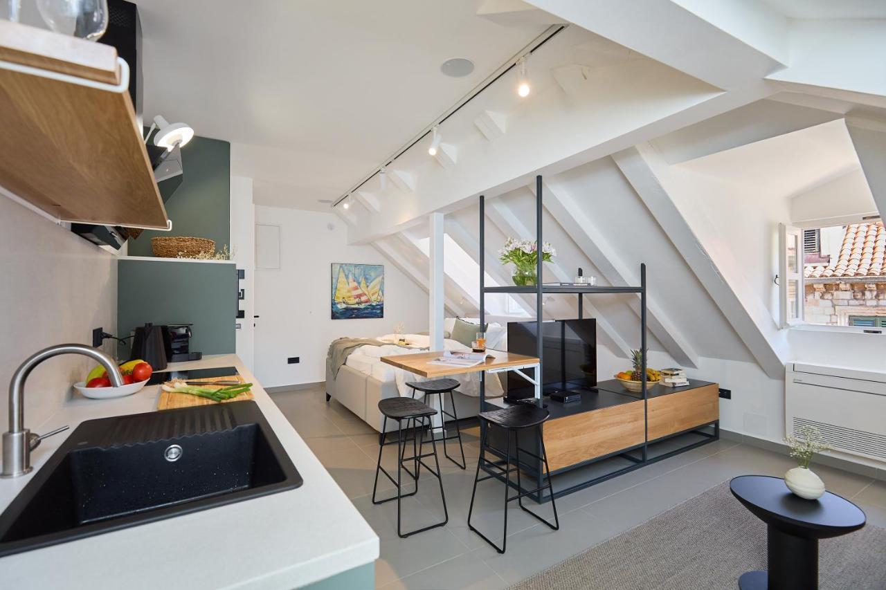 Bota Palace Bed & Breakfast 4*