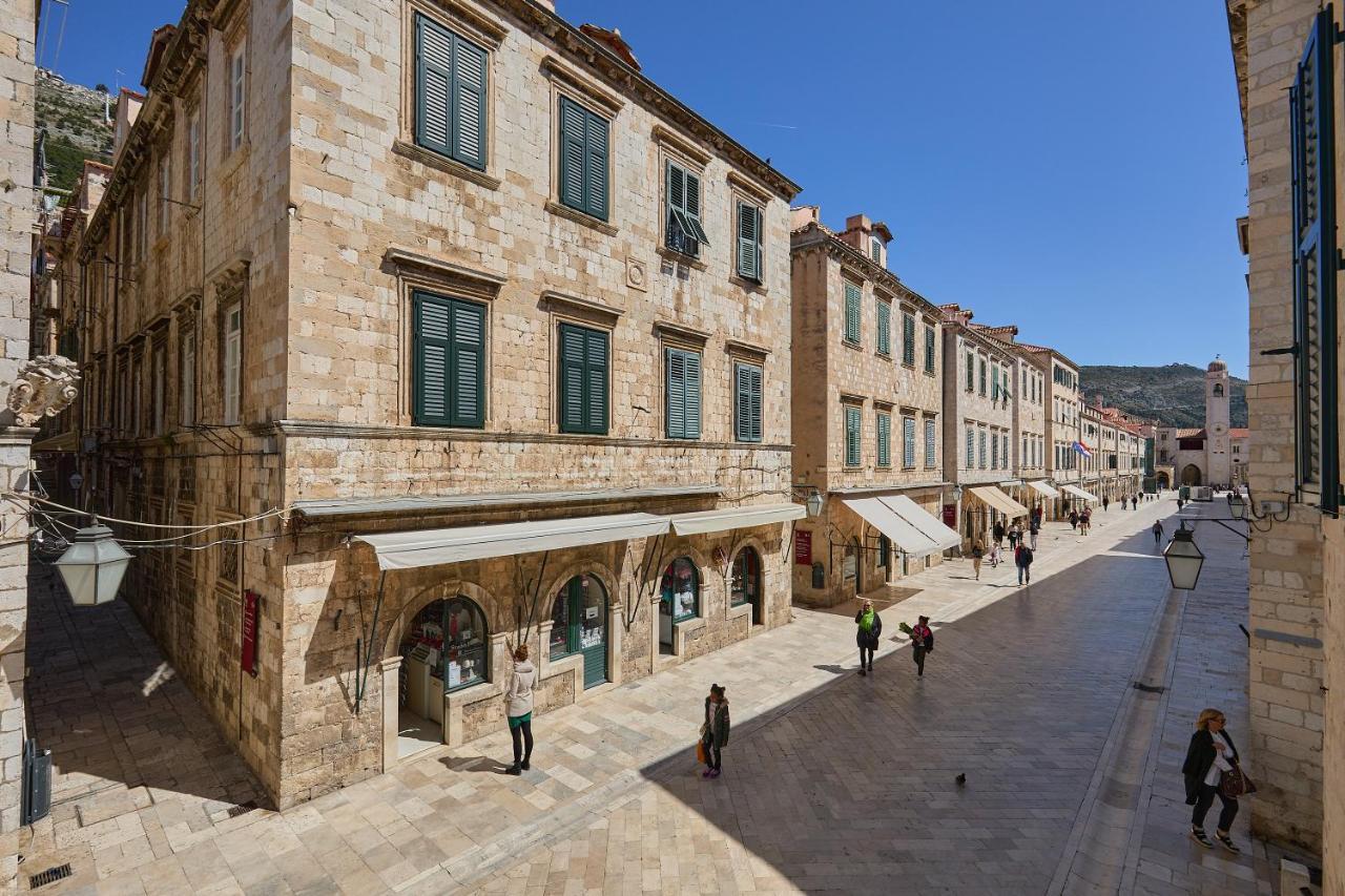 Bota Palace